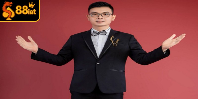 Thời còn trẻ Đình Tuấn là một người trẻ đầy nhiệt huyết